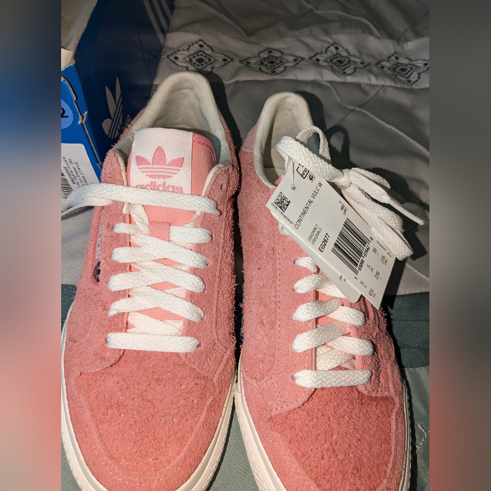 Adidas nwt size 6.5 pink suede sneakers